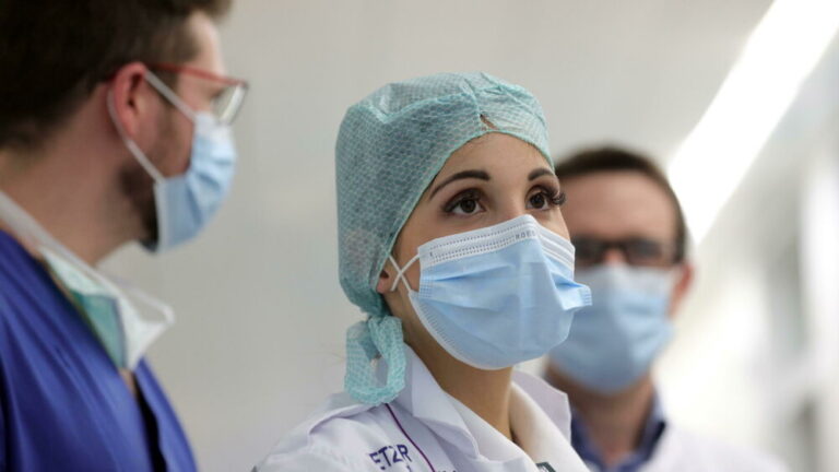 1660652863_dottoressa-medico-donna-2.jpg