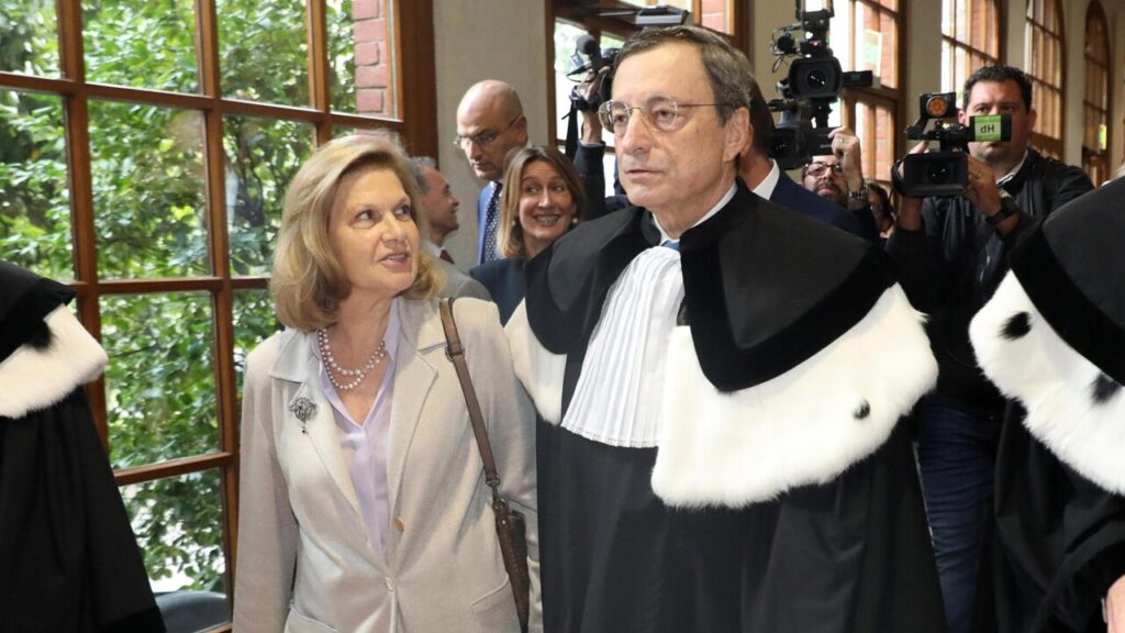 1660927660_mario-draghi-con-la-moglie-maria-serenella-anel-2019-2.jpg