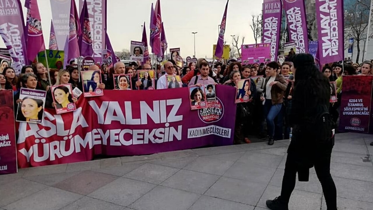 La Turquie veut fermer la principale organisation féministe du pays
