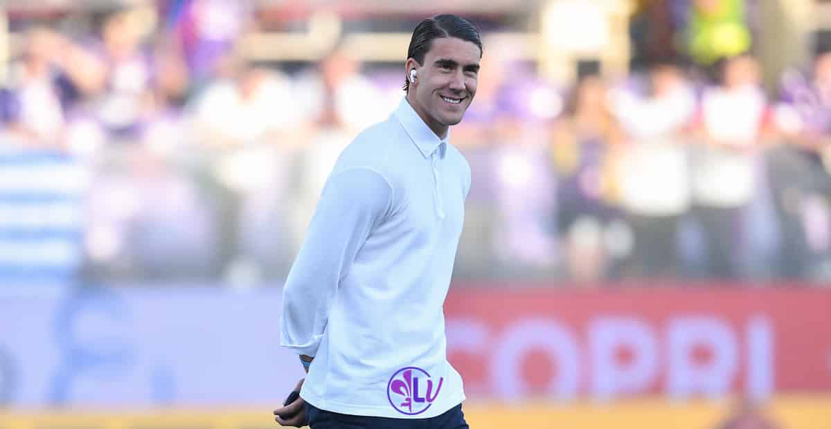 Vlahovic remercie la Fiorentina, grâce aux buts avec le maillot violet est dans la liste du ballon d&rsquo;or
