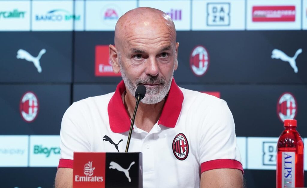 rossonerisiamonoi-milan-pioli-stefano-conferenza-stampa-milan-e1653149066944.jpg