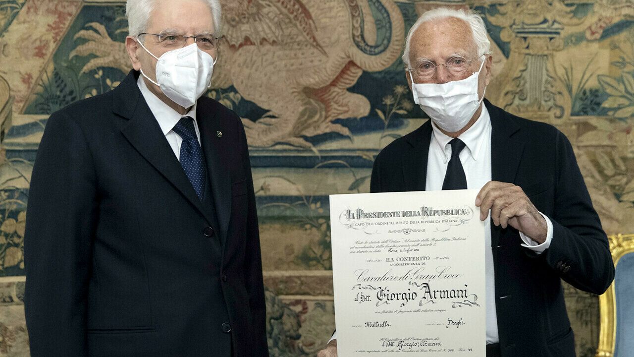 Giorgio Armani est Chevalier de la Grand-Croix : « Fier de représenter l&rsquo;Italie dans le monde »