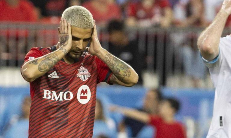 Bernardeschi-Toronto-Insigne.jpg