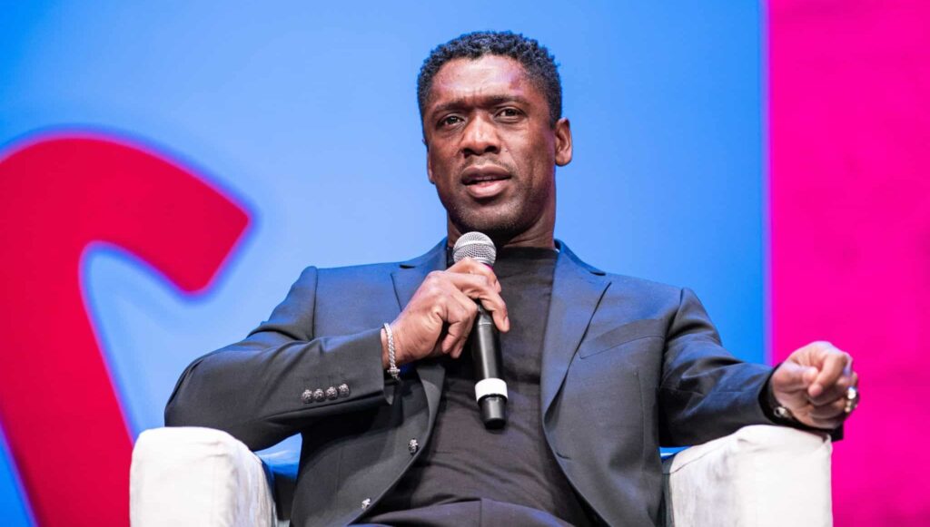 CLARENCE-SEEDORF-IL-MIO-CALCIO-LIBERO-Nella-foto-Clarence-SEEDORF-Festival-dello-Sport-Teatro-Sociale-Trento-24-settembre-2022-scaled-e1664115667302.jpg