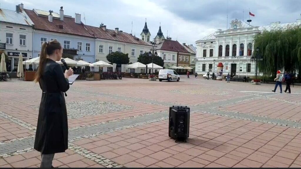 piazza-vuota.jpg