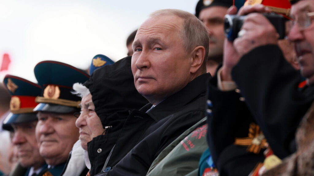 putin-alla-commemorazione-del-giorno-della-vittoria-foto-ansa-2.jpg