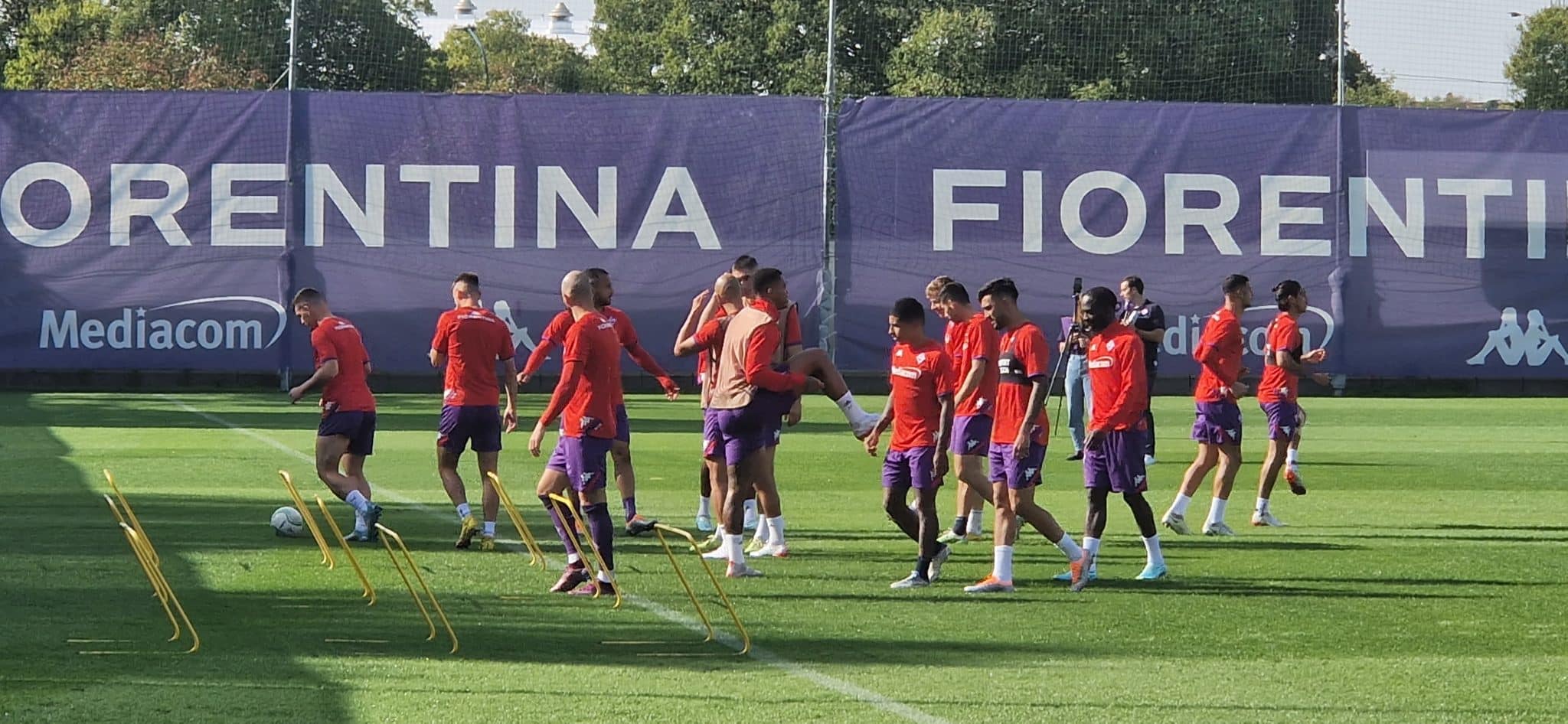 Entraînement Fiorentina, tous présents sauf Sottil.  L&rsquo;Italien classe Zurkowski parmi les propriétaires possibles