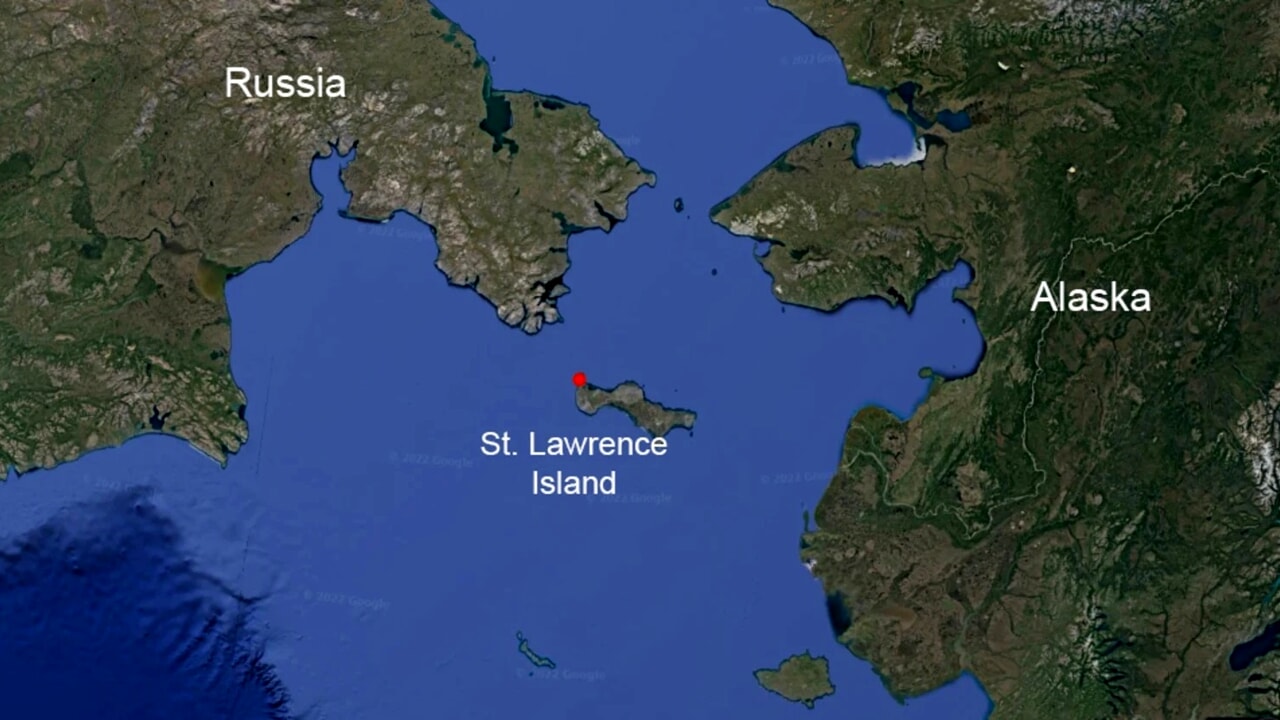 Deux Russes fuyant la guerre arrivent par bateau en Alaska