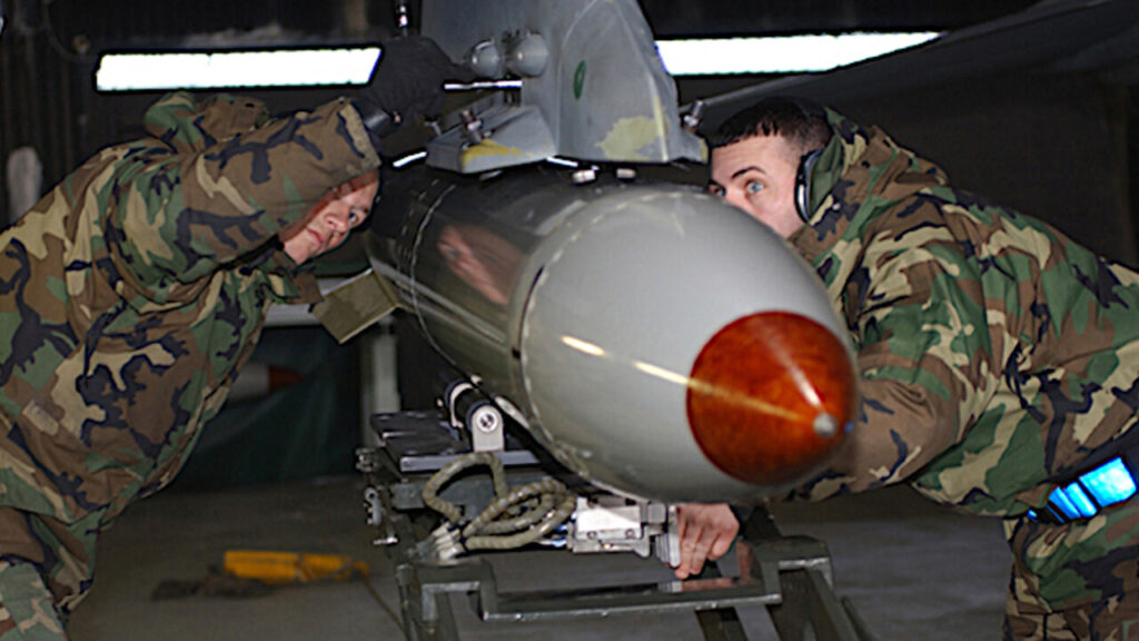 armi-nucleari-aviano-2.jpg