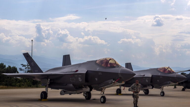 f35-aerei-caccia-ansa-2.jpg