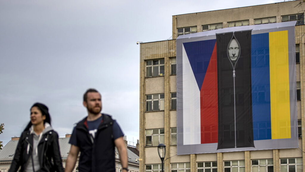 putin-cadavere-praga-ansa-2.jpg