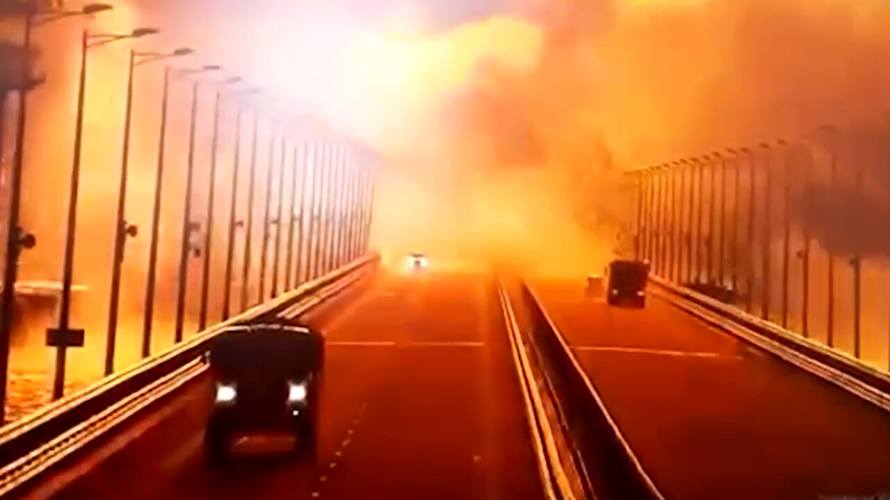Incendie du pont de Crimée : la vidéo de l&rsquo;explosion