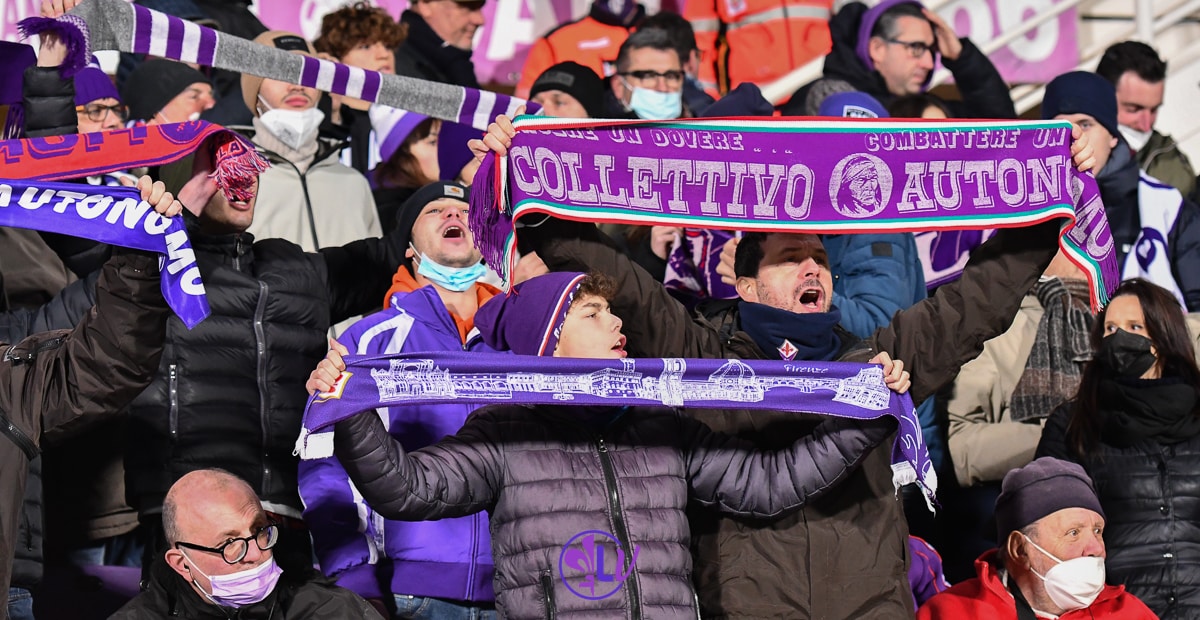 Le travailleur est en arrêt maladie mais va voir la Fiorentina-Juventus.  Licencié mais le juge le réintègre