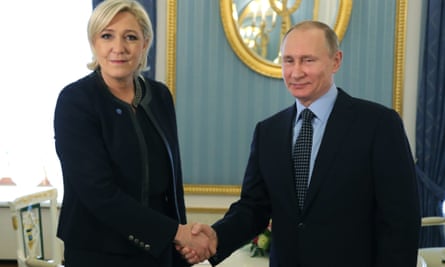 Marine Le Pen et Vladimir Poutine au Kremlin, à Moscou, en 2017.