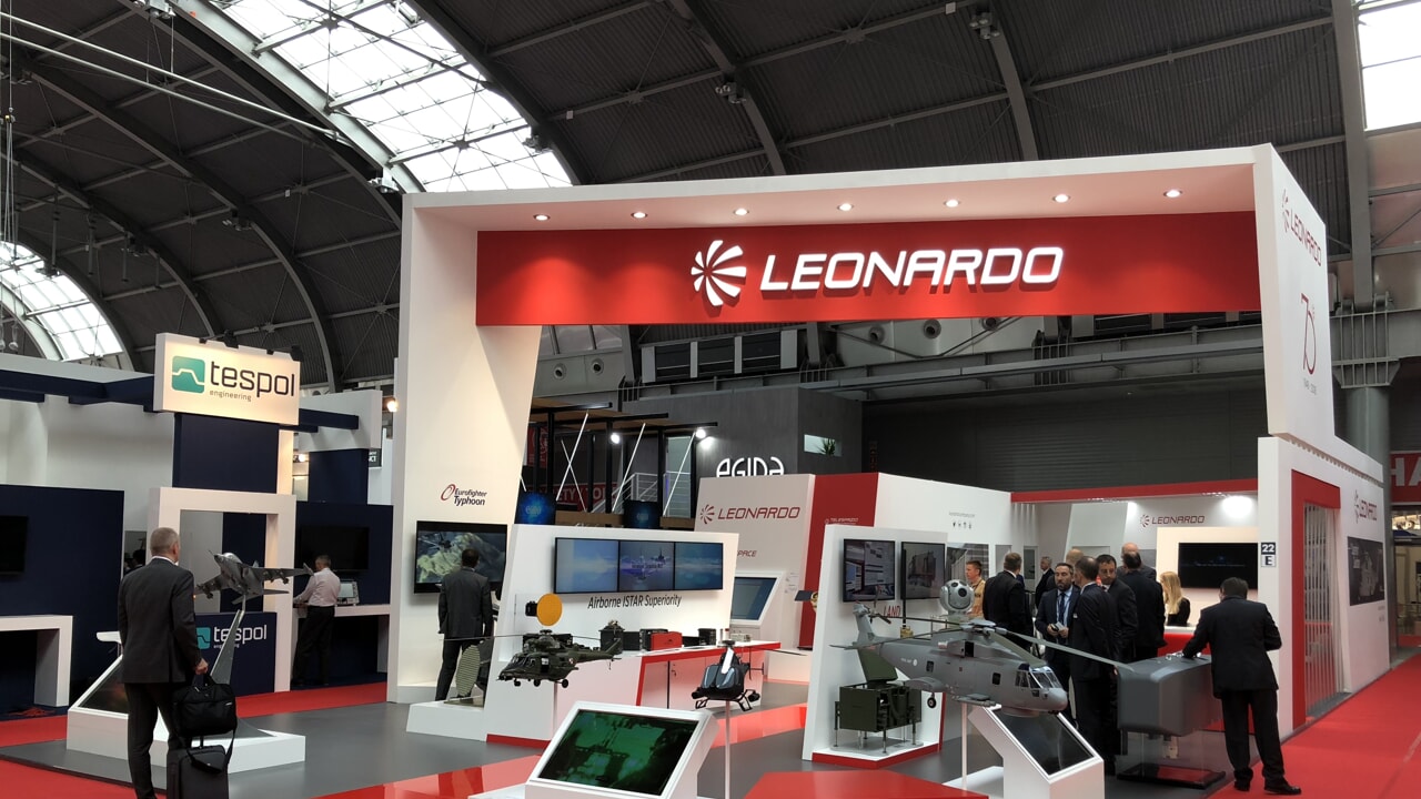 « Leonardo est la première entreprise à recevoir des fonds de l&rsquo;UE pour l&rsquo;industrie de guerre »