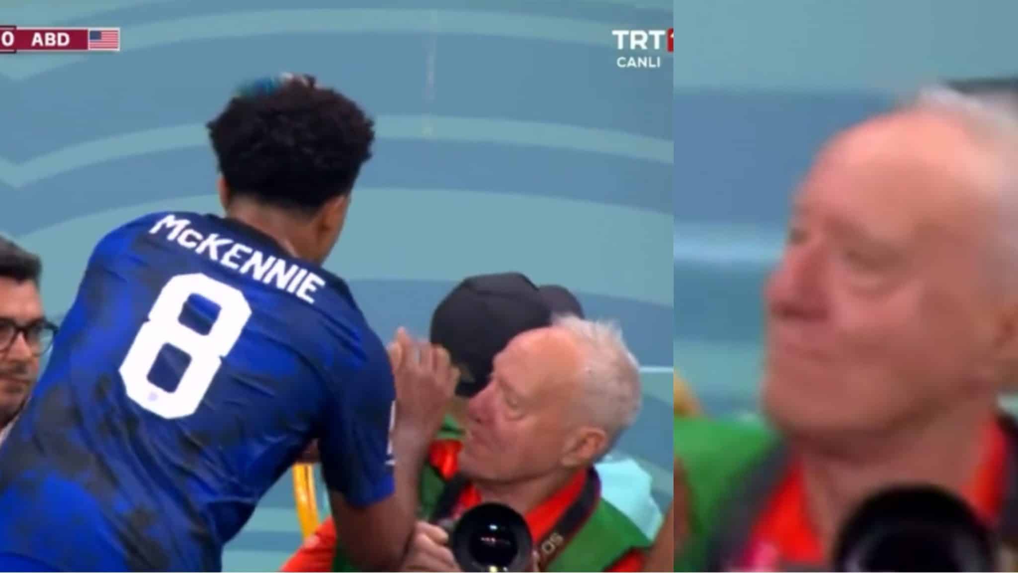 Le geste honteux de Mckennie, le joueur de la Juventus a les mains moites et les sèche sur le photographe en marge