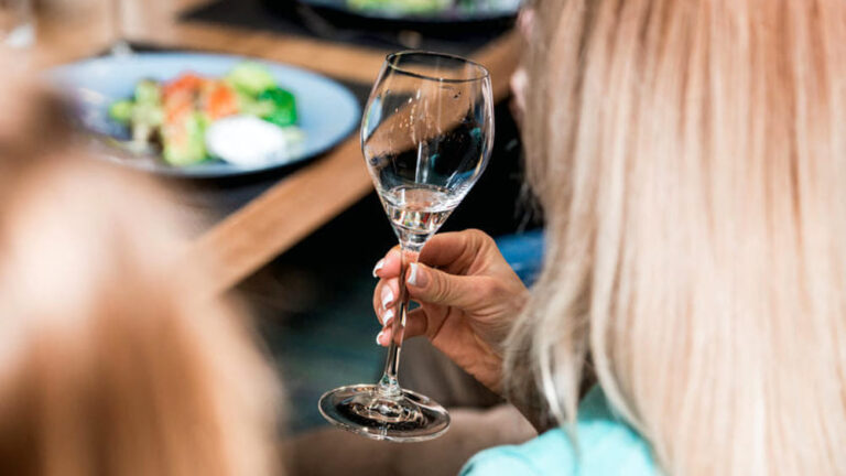 copertina-vino-aperitivo-2.jpg