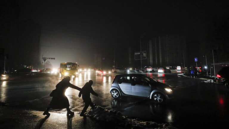 kiev-al-buio-foto-ansaepa.jpg