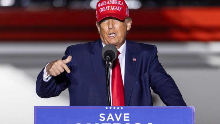 trump-america-great-againa-epa-2.jpg