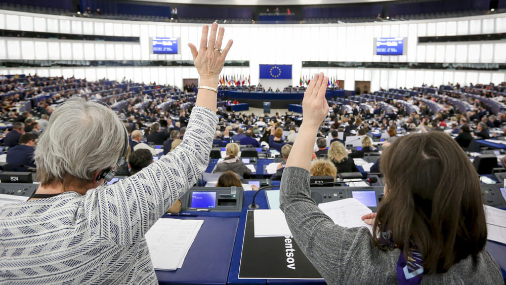 Le Parlement européen vote une résolution sur la Russie terroriste et le site attaqué par des pirates