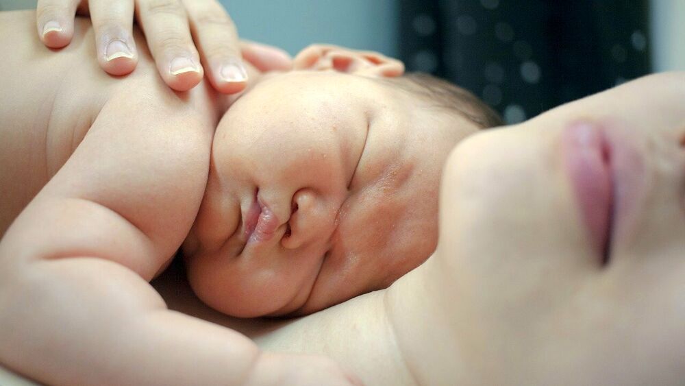 Co-sleeping, parce que dormir avec son bébé est bon pour lui et pour vous