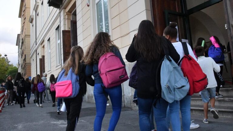 1671125911_ragazzi-scuola-ansa-2.jpg