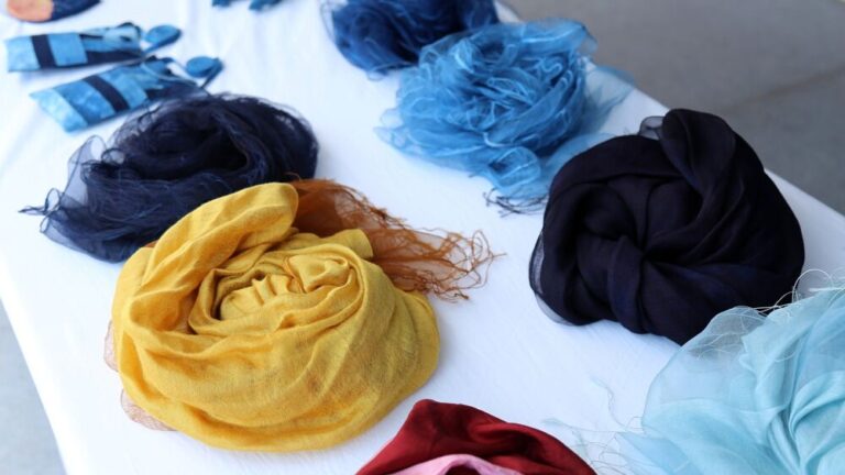 1672254043_natural-dyeing-scarves-1568966_1920-2.jpg