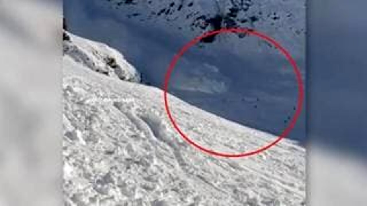 Autriche, une avalanche submerge tout au milieu des cris des skieurs : la vidéo