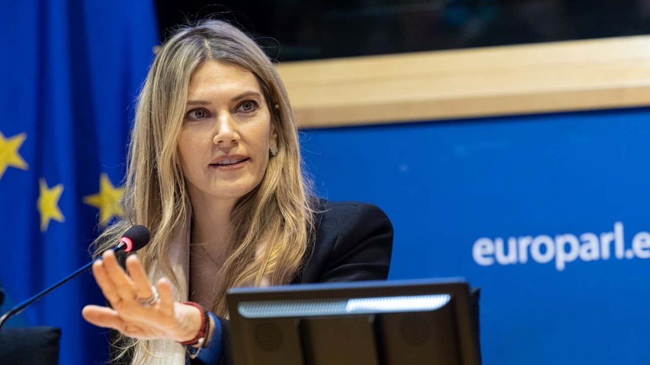 Qatargate et Eva Kaili démis de leurs fonctions de vice-présidente du Parlement européen