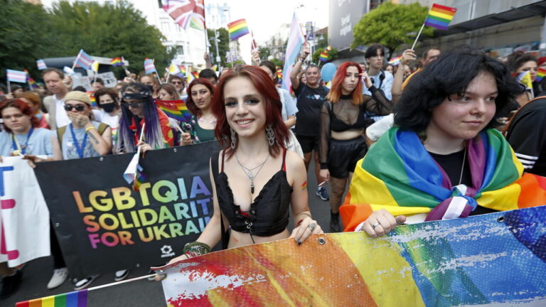 lgbt-gay-pride-3.jpg