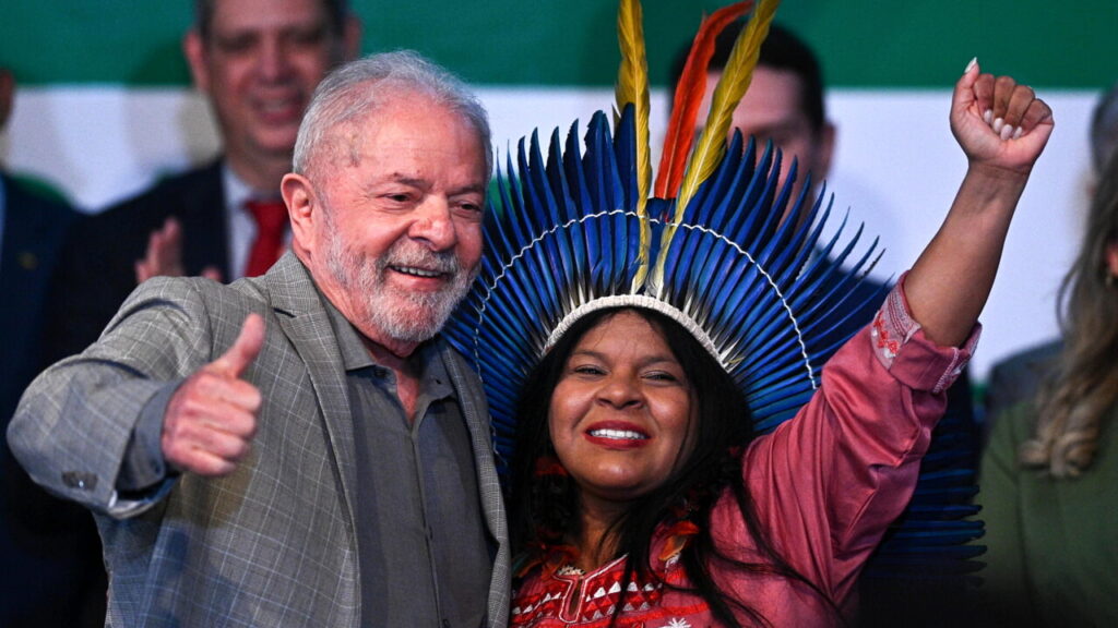 sonia-guajajara-lula.jpg