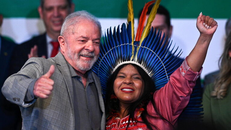 sonia-guajajara-lula.jpg
