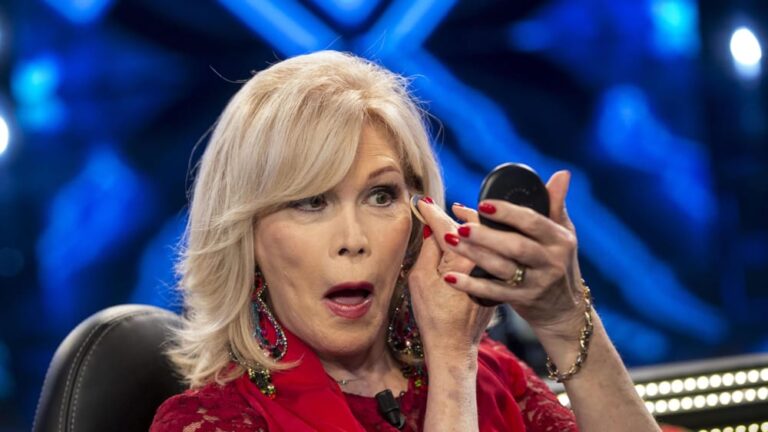 1672890704_amanda-lear-ansa-2.jpg