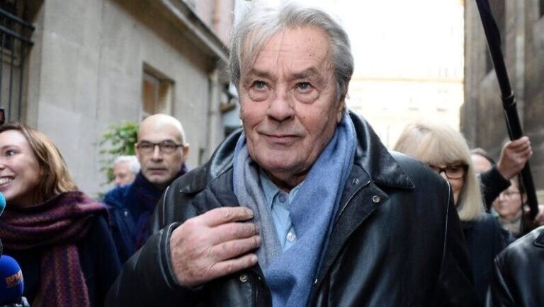 alain delon met sa collection dart aux encheres